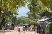 八夫坐镇关闭检查站 增派军队 泰柬边境局势再度升级