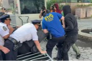 八夫坐镇洛杉矶之后，纽约也乱了，超20人被捕
